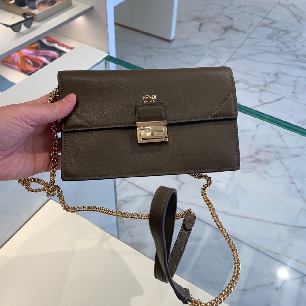 FENDI Kan-u Wallet On Chain - Picture 3 of 8